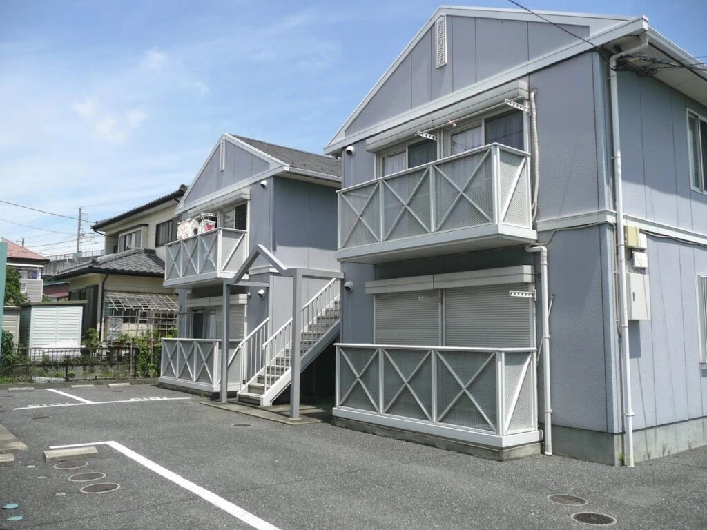 塗装前のアパート外観。市川建設の2014年掲載事例